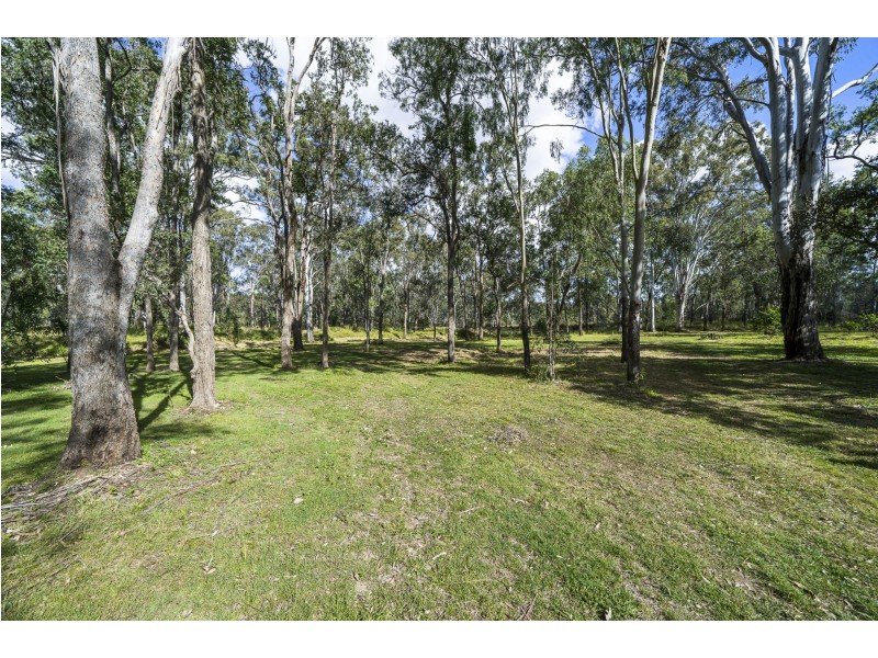 16 Mary Drive, Murphys Creek QLD 4352