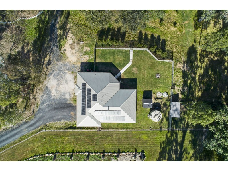 16 Mary Drive, Murphys Creek QLD 4352