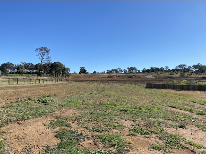 20 Farmer Drive, Meringandan West QLD 4352