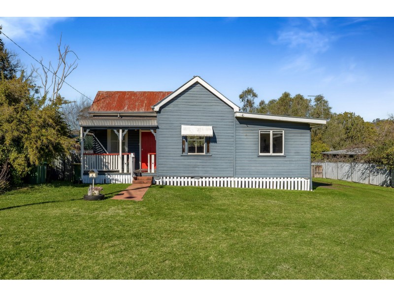 2 Glasgow Street, North Toowoomba QLD 4350
