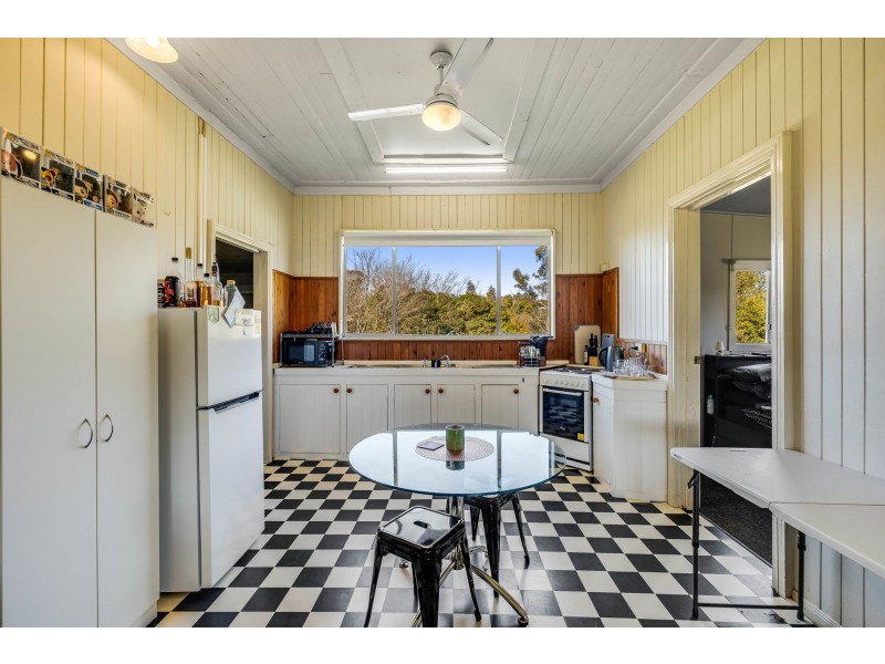 2 Glasgow Street, North Toowoomba QLD 4350