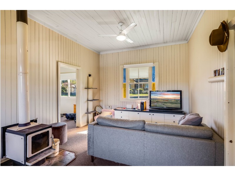 2 Glasgow Street, North Toowoomba QLD 4350