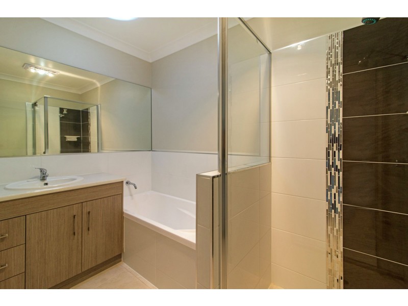 1/3 Whitley Court, Glenvale QLD 4350