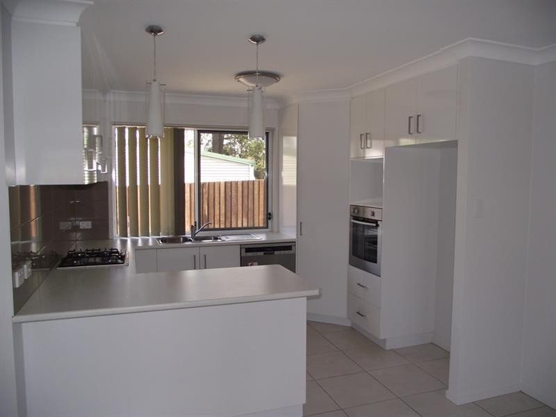 2/73 Bridge Street, Mount Lofty QLD 4350