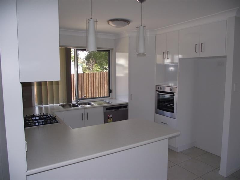 2/73 Bridge Street, Mount Lofty QLD 4350