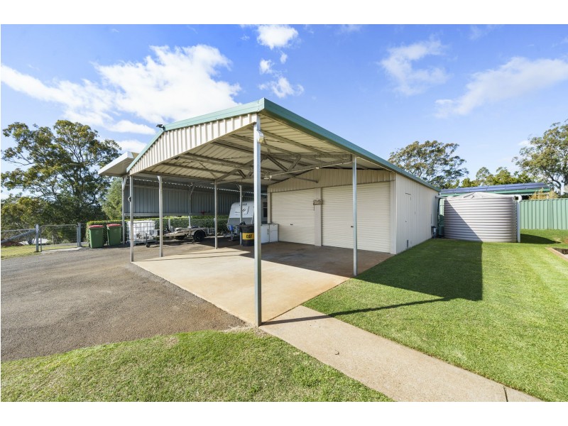 8 Tower Crescent, Gowrie Junction QLD 4352