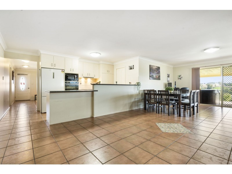 8 Tower Crescent, Gowrie Junction QLD 4352