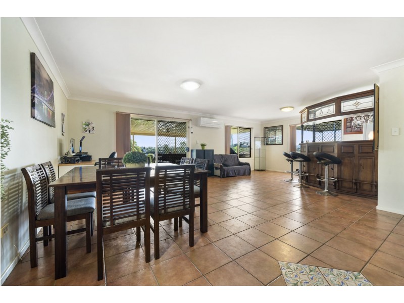 8 Tower Crescent, Gowrie Junction QLD 4352