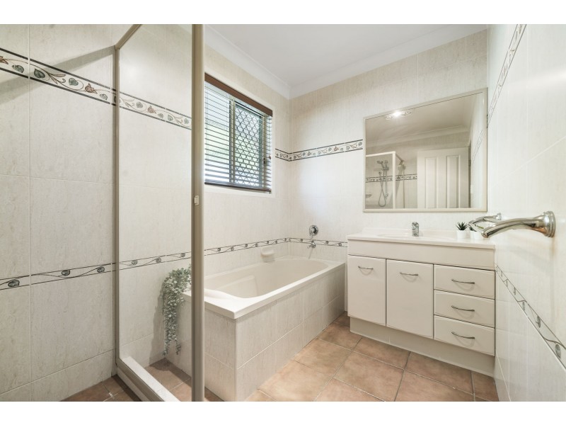 8 Tower Crescent, Gowrie Junction QLD 4352