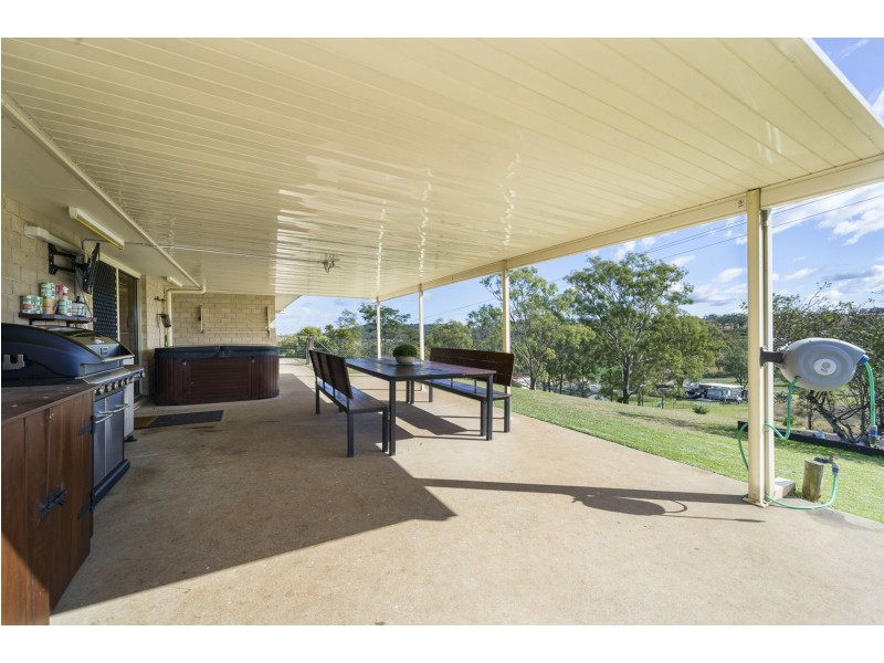 8 Tower Crescent, Gowrie Junction QLD 4352
