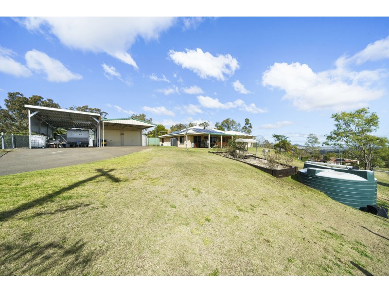 8 Tower Crescent, Gowrie Junction QLD 4352