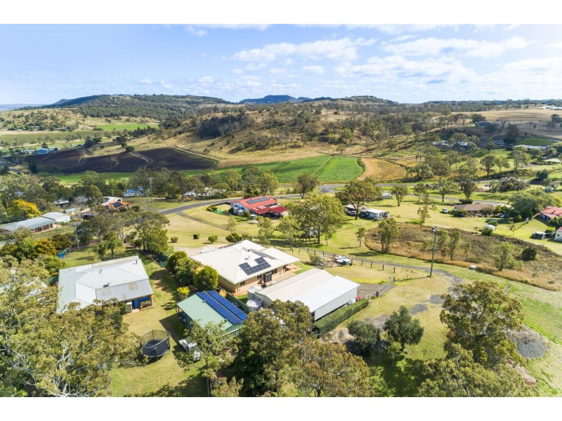 8 Tower Crescent, Gowrie Junction QLD 4352