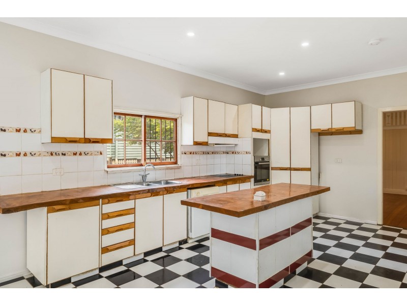 167 West Street, Newtown QLD 4350