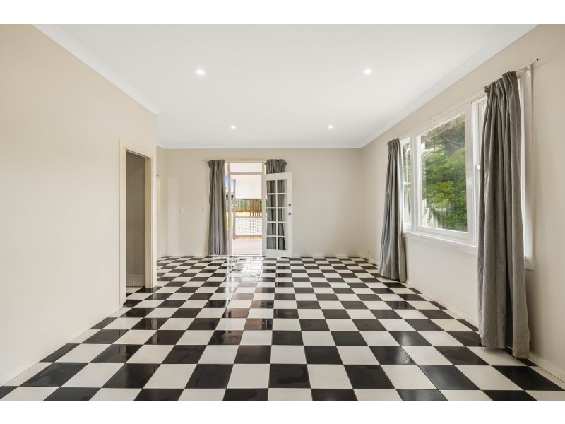 167 West Street, Newtown QLD 4350