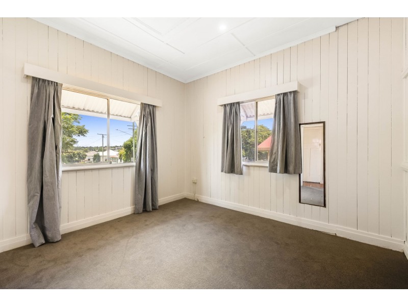 167 West Street, Newtown QLD 4350