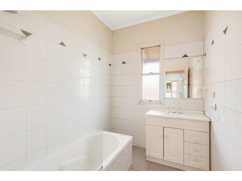 167 West Street, Newtown QLD 4350