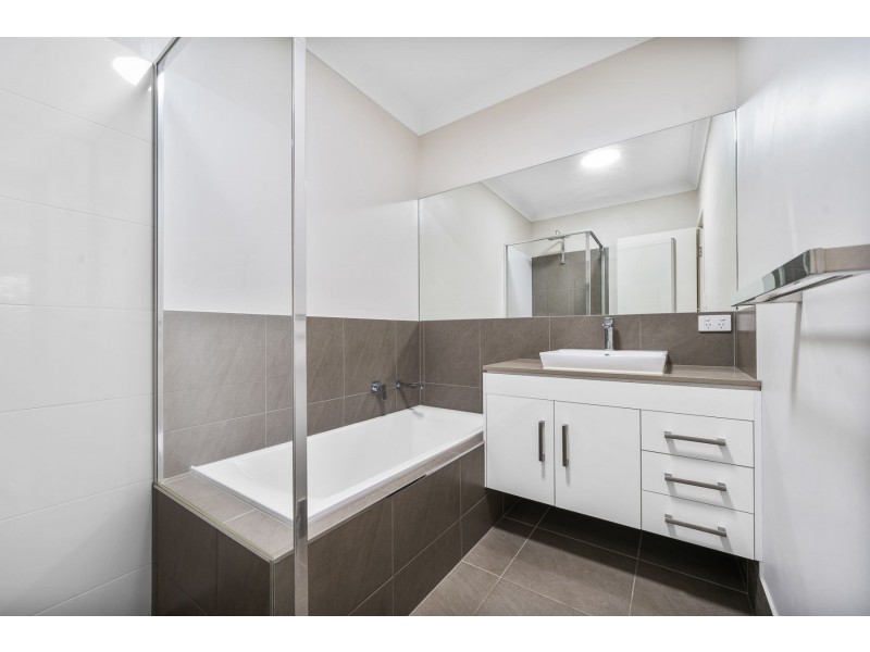 3/340 Hume Street, Centenary Heights QLD 4350