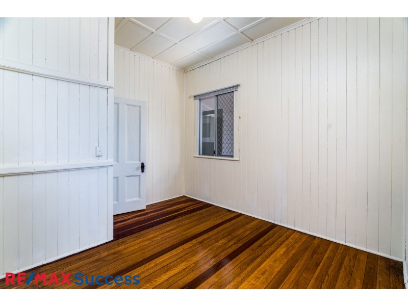 169 West Street, Newtown QLD 4350