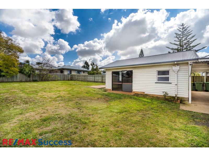 169 West Street, Newtown QLD 4350