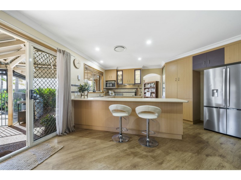 21 Scullin Street, Middle Ridge QLD 4350