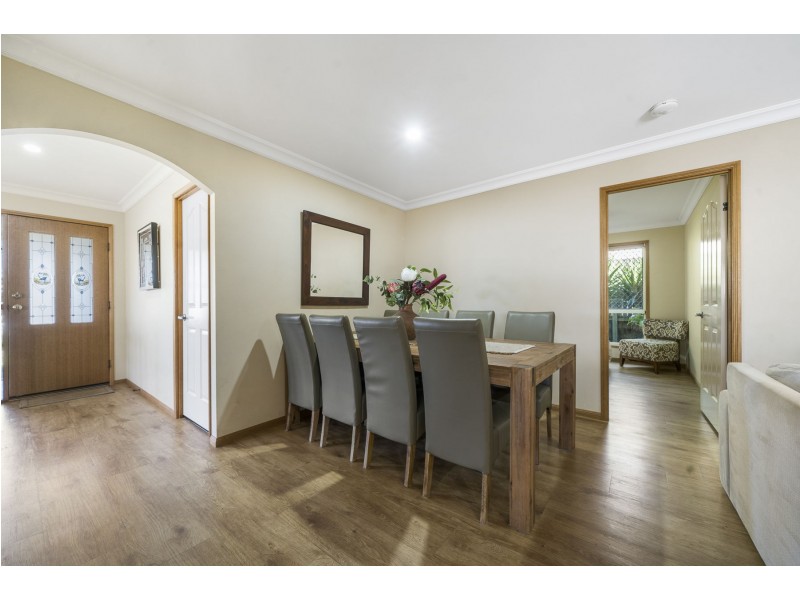 21 Scullin Street, Middle Ridge QLD 4350