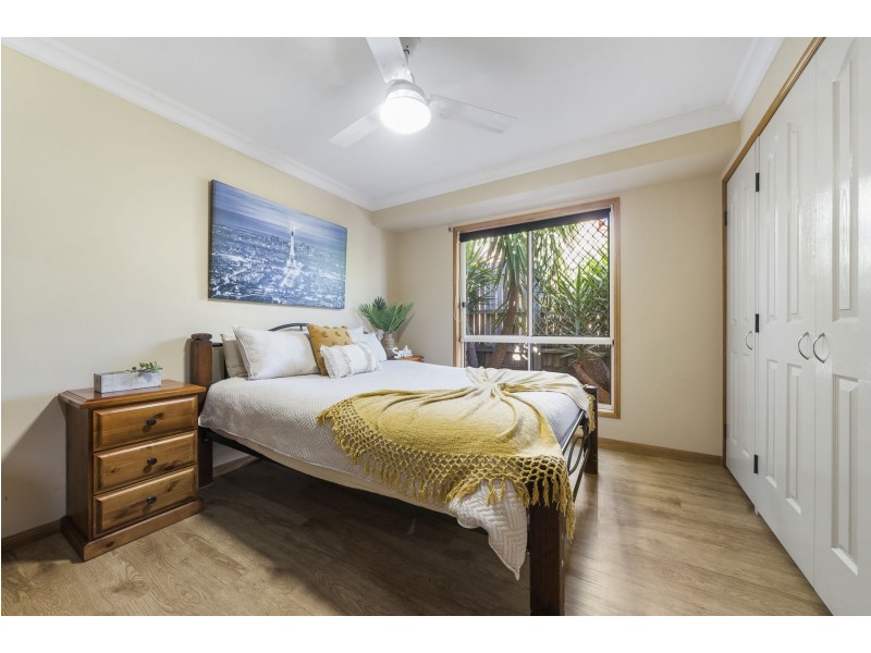 21 Scullin Street, Middle Ridge QLD 4350