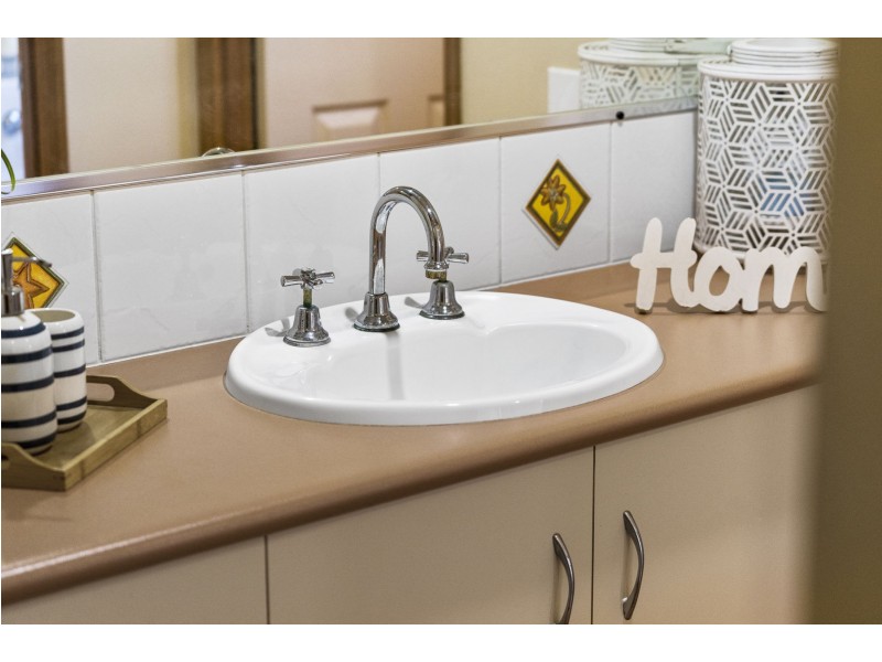 21 Scullin Street, Middle Ridge QLD 4350