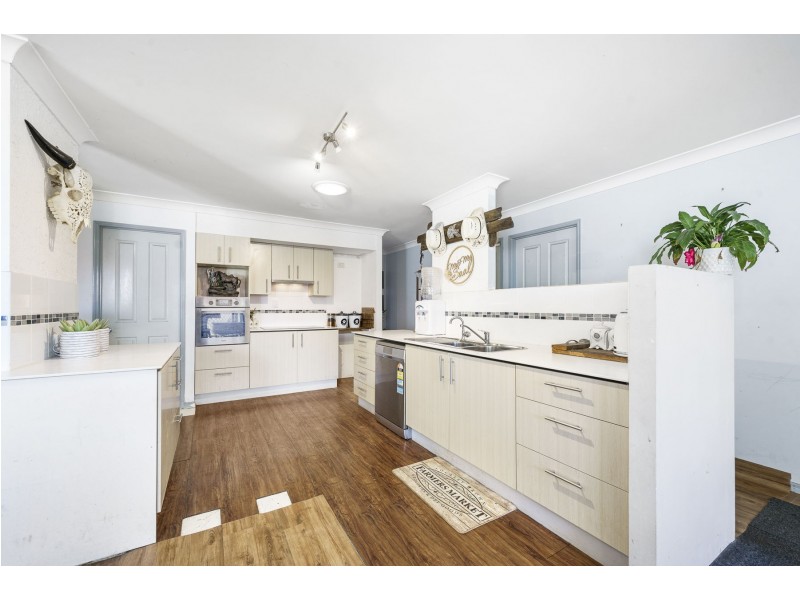 4A David Street, Rockville QLD 4350