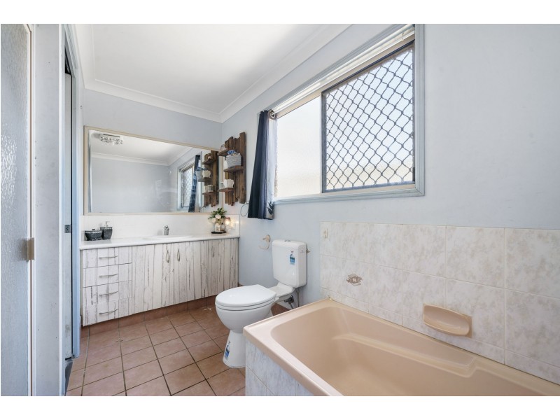 4A David Street, Rockville QLD 4350