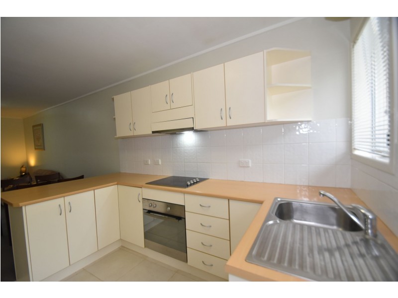 4/267A Geddes Street, Centenary Heights QLD 4350