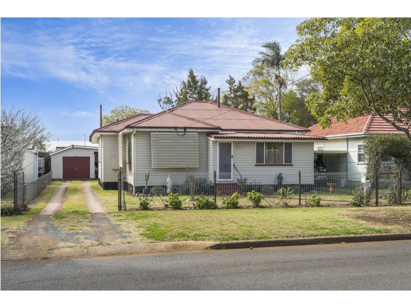 21 Charlotte Street, Newtown QLD 4350