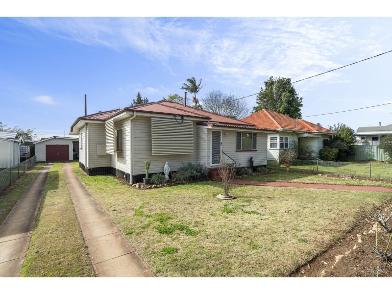 21 Charlotte Street, Newtown QLD 4350