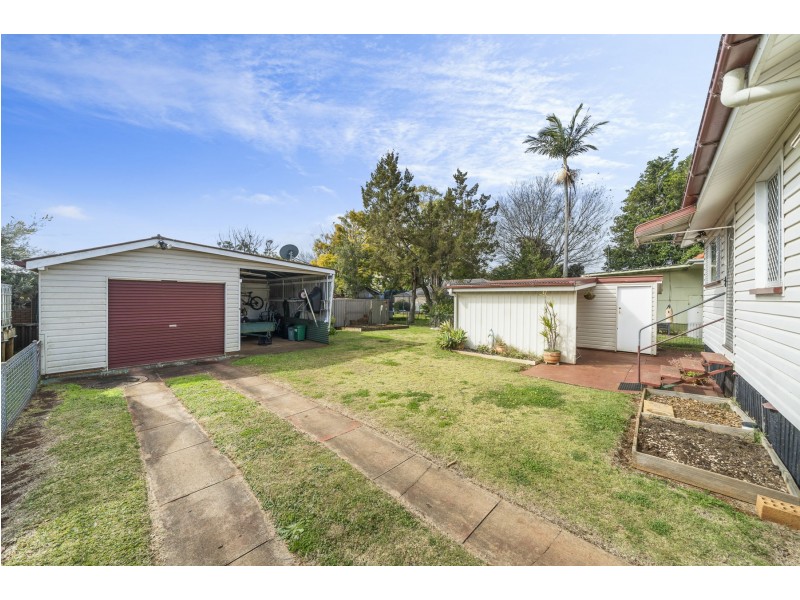 21 Charlotte Street, Newtown QLD 4350