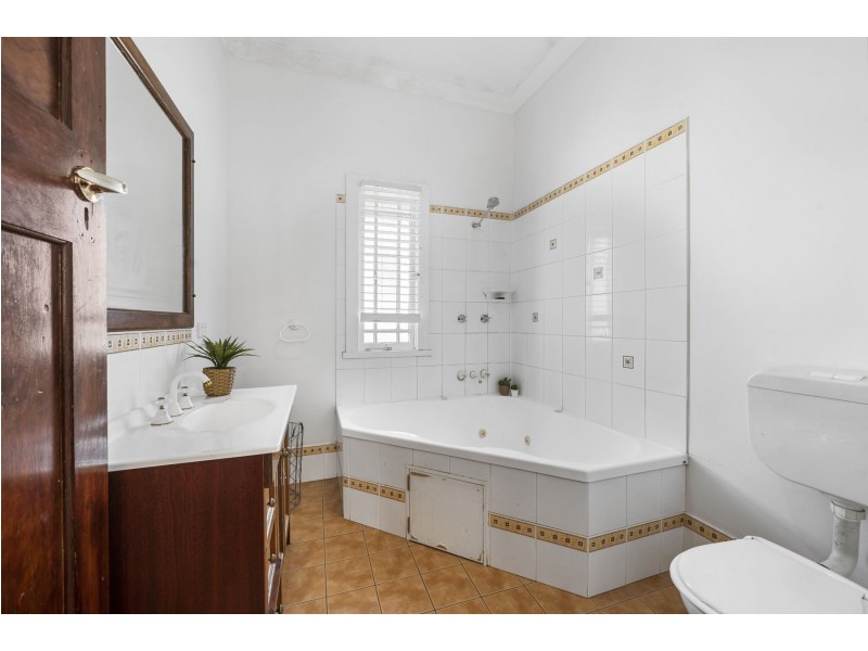 16 Rosewood Street, Toowoomba City QLD 4350