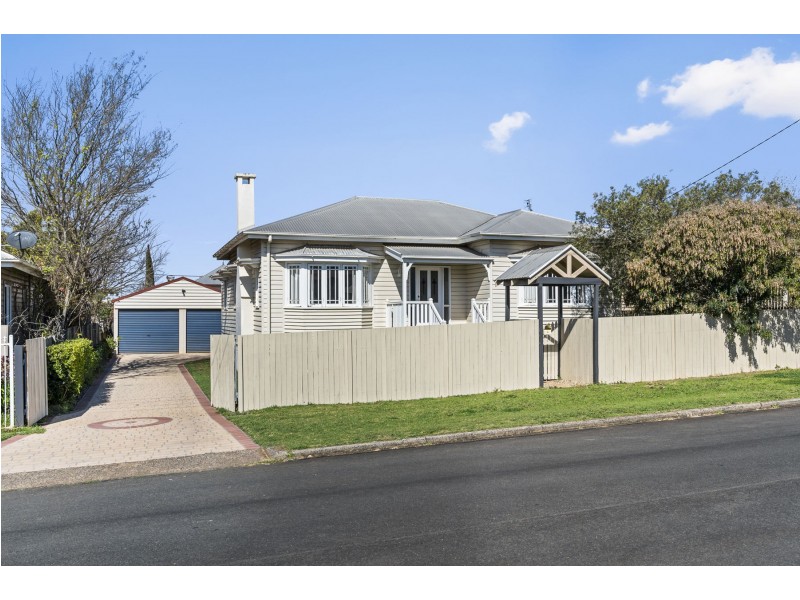 16 Rosewood Street, Toowoomba City QLD 4350