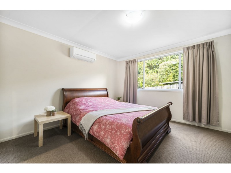 1 & 2, 16 Horrocks Crescent, Kearneys Spring QLD 4350