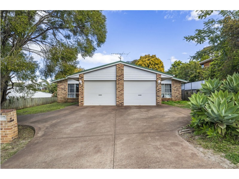 1 & 2, 16 Horrocks Crescent, Kearneys Spring QLD 4350
