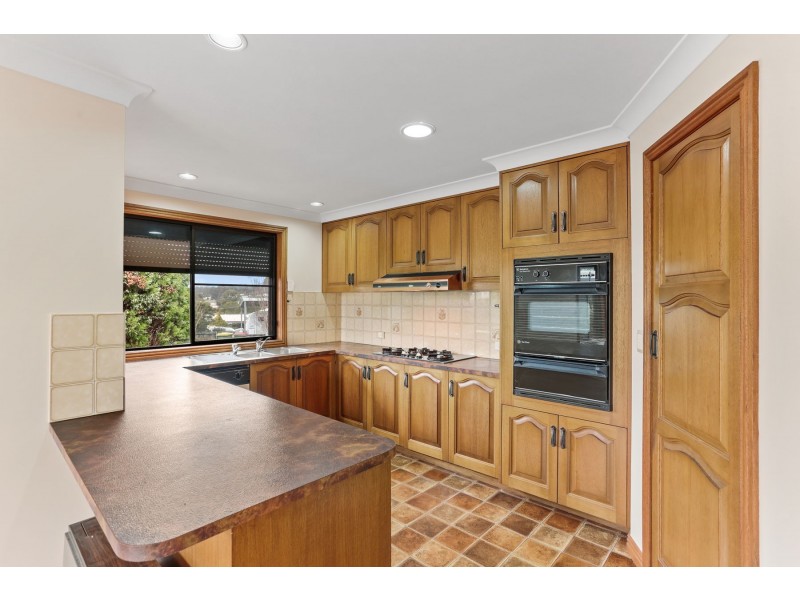 10 Diane Court, Centenary Heights QLD 4350