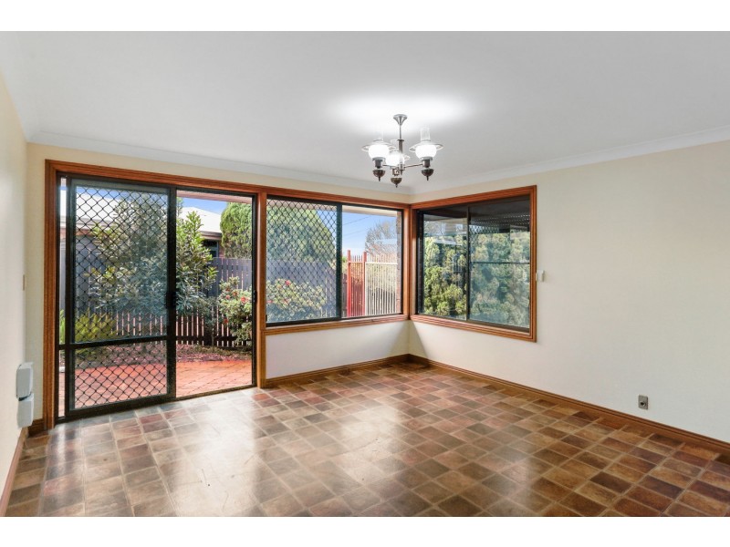 10 Diane Court, Centenary Heights QLD 4350