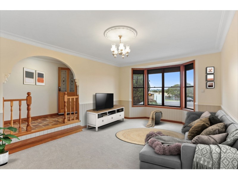 10 Diane Court, Centenary Heights QLD 4350