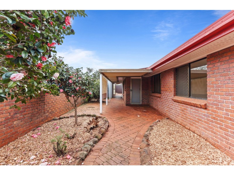 10 Diane Court, Centenary Heights QLD 4350