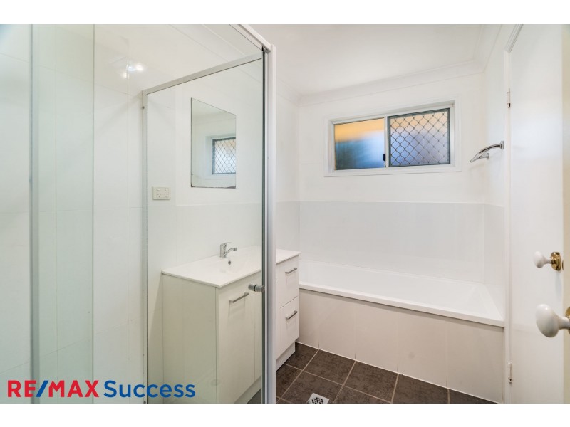 2/5 Beer Court, Kearneys Spring QLD 4350