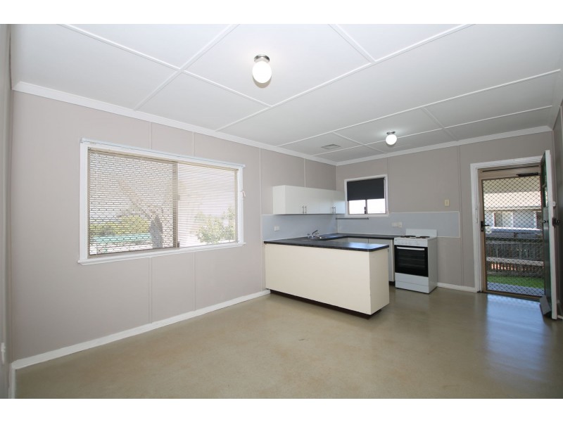 23 Dwyer Street, Harlaxton QLD 4350