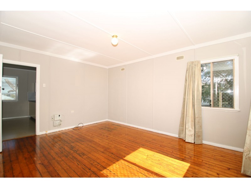 23 Dwyer Street, Harlaxton QLD 4350