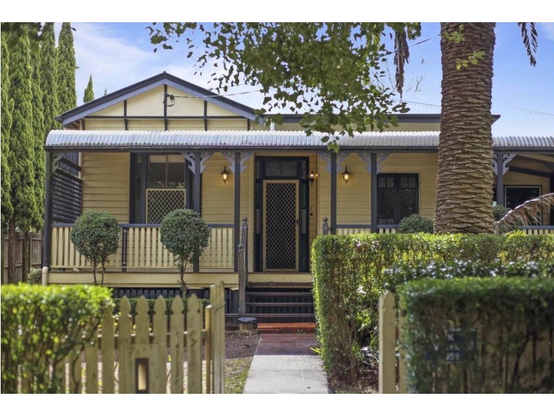 19 Herries Street, East Toowoomba QLD 4350