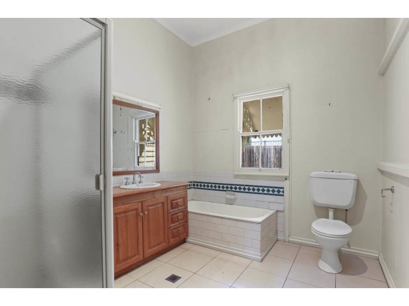 19 Herries Street, East Toowoomba QLD 4350