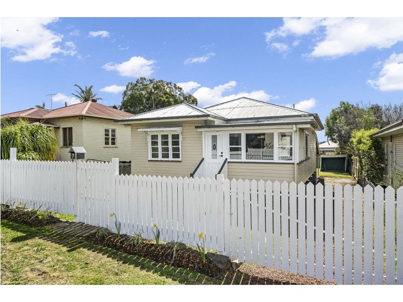 7 Tighe Street, Newtown QLD 4350