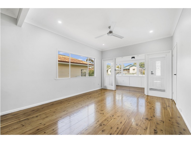 7 Tighe Street, Newtown QLD 4350
