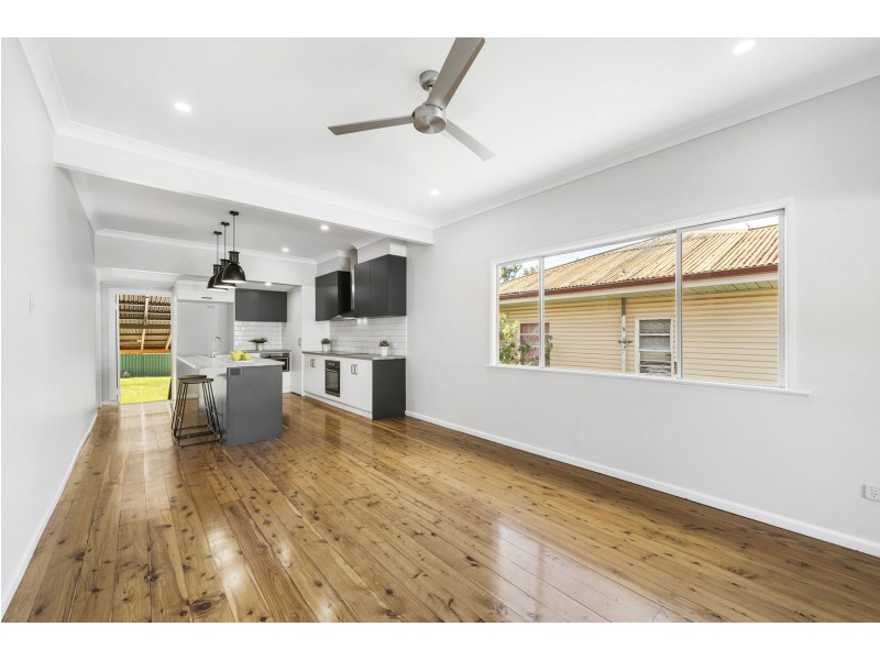 7 Tighe Street, Newtown QLD 4350