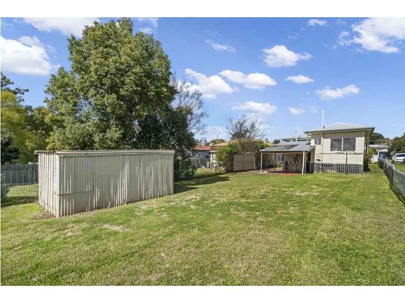 7 Tighe Street, Newtown QLD 4350